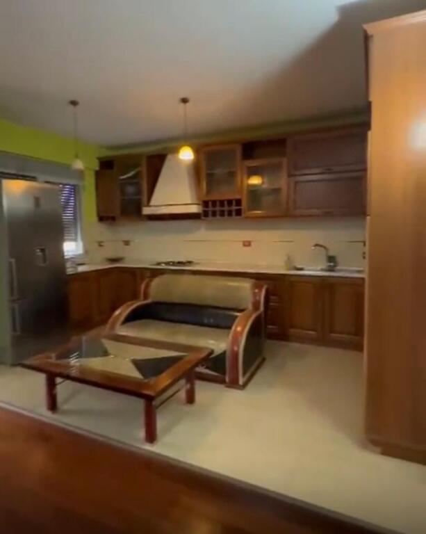 ambient zyrash me qira tek Vila Gold