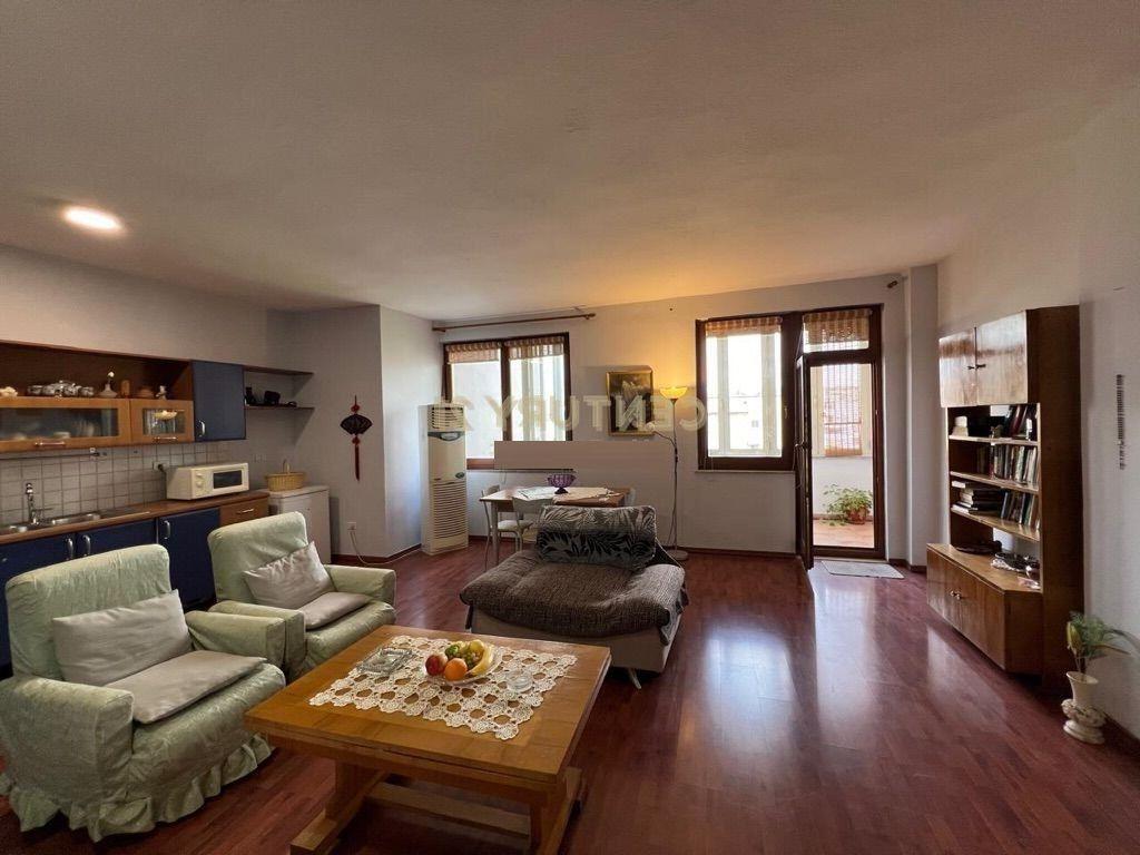 Apartament 2+1+2 Për Qira tek ish Tregu Elektrik