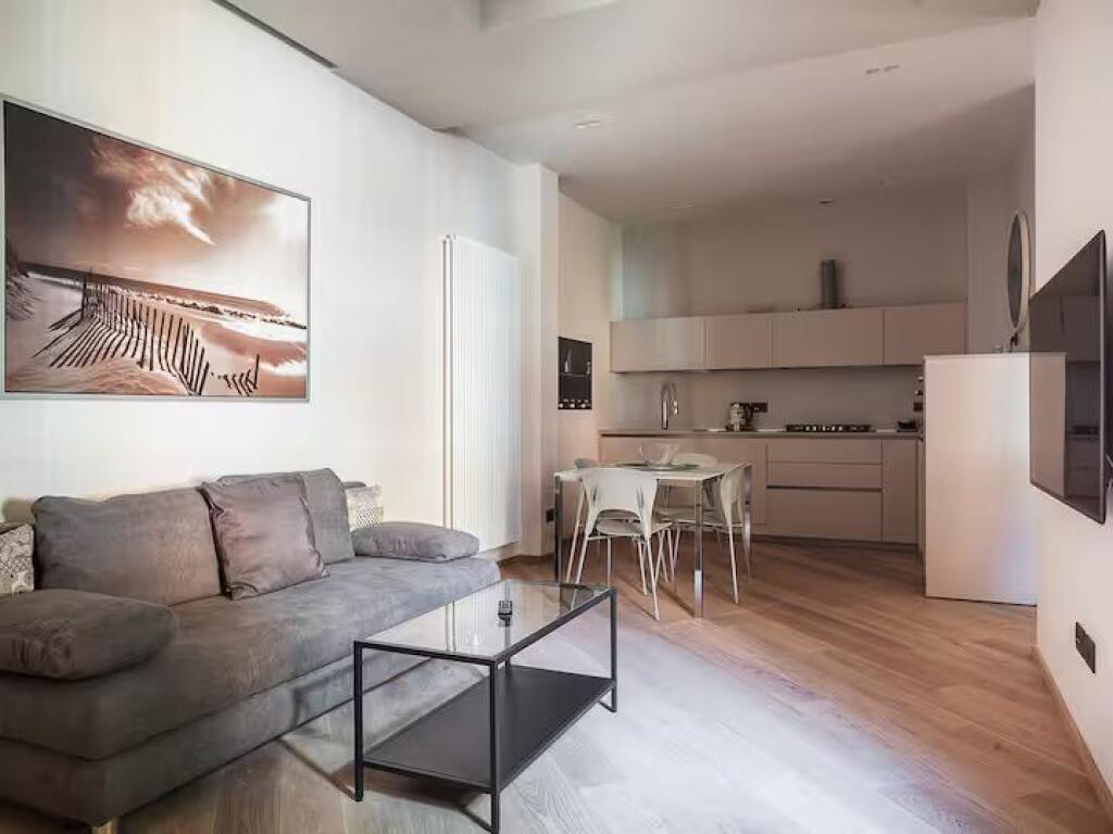 Apartament Me Qera 1+1 Tek Rruga E Kavajes (ID B2101352) Tirane