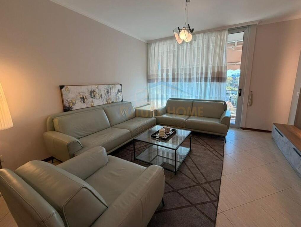 AFFITTASI APPARTAMENTO 2+1+2 PRESSO GALERIA ETC, VIA ELBASANIT