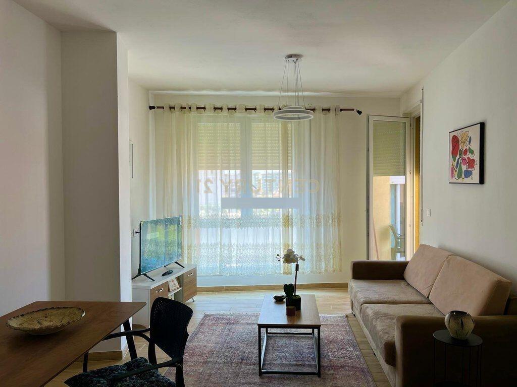 Apartament 1+1 me Qira – Ish Tregu Elektrik, Tiranë