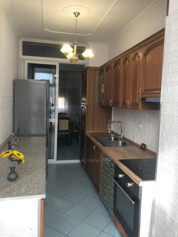 Appartamento 2+2+2 in affitto in Via Mine Peza 750€ (trattabile.