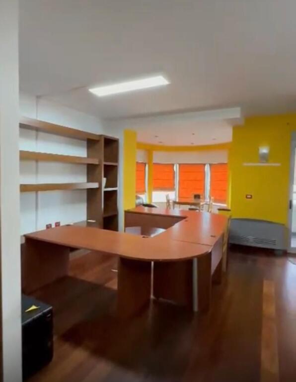 ambient zyrash me qira tek Vila Gold