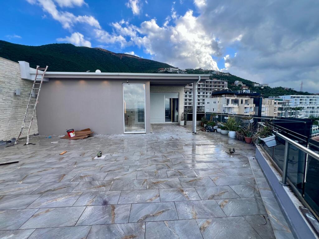 Penthouse Per Shitje Tek Marina Bay Vlore