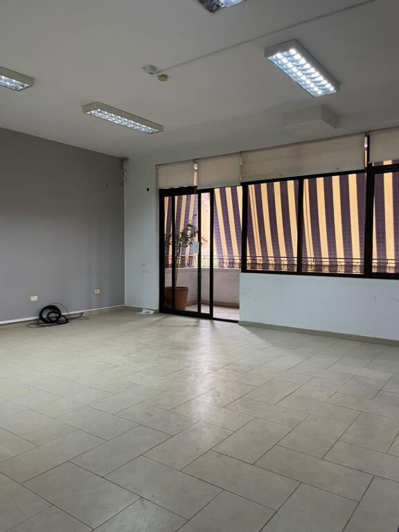 Ambient biznesi me qira tek Rruga e Elbasanit