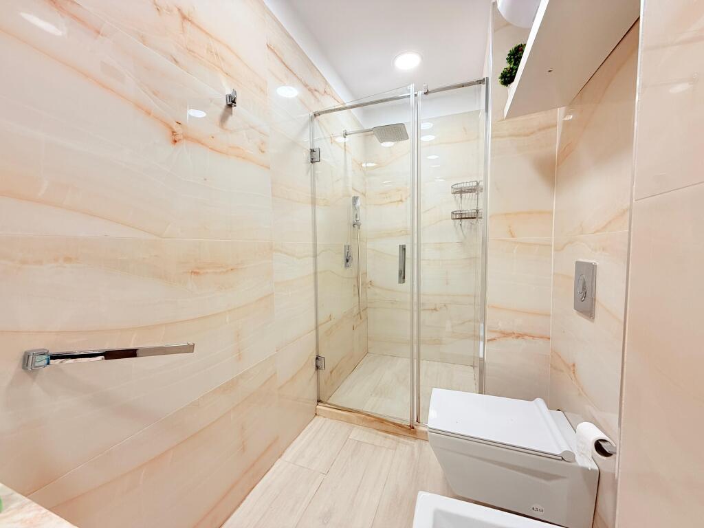 Apartment for rent in Bllok .