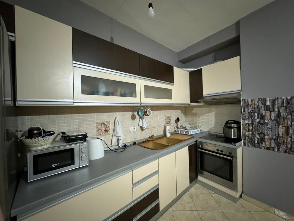 Shitet Apartament 1+1 ne Astir, tek Vila L