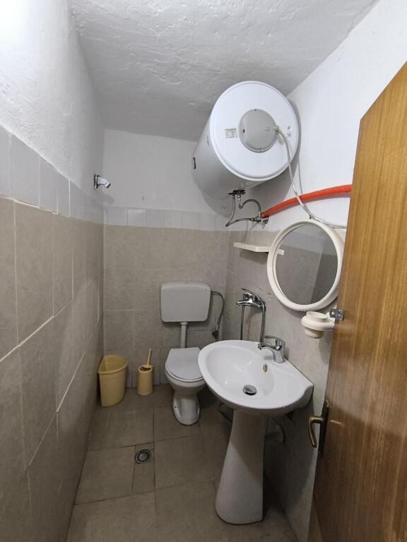 Jepet me qira garsoniere në kinostudio