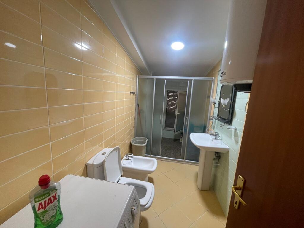 Apartament me qera tek Liqeni i Thate , Kompleksi FZ