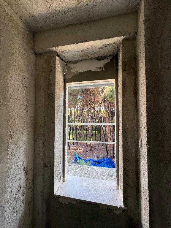 Apartament për shitje në Golem – Mes pishave, relaks dhe komfort! 🌿🏖️