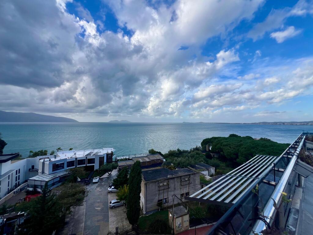 Penthouse Per Shitje Tek Marina Bay Vlore