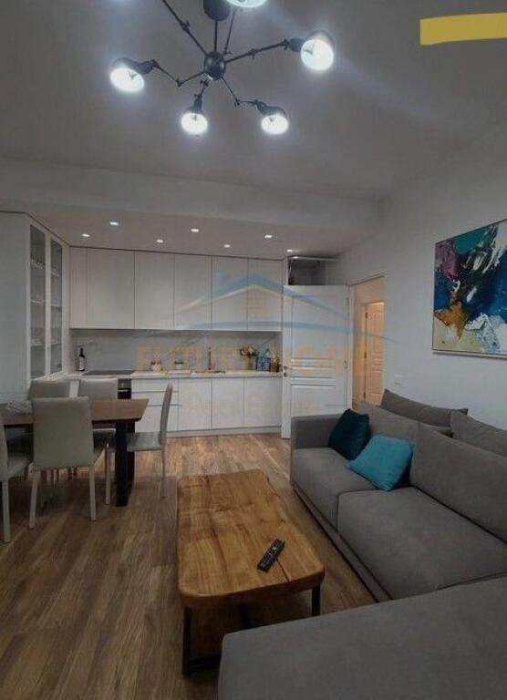 Shitet, Apartament 2+1 + Post Parkimi – Kompleksi Golden Park, pranë Spitalit Amerikan 3