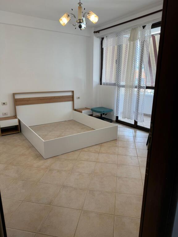 Appartamento 1+1 in affitto in via Elbasan