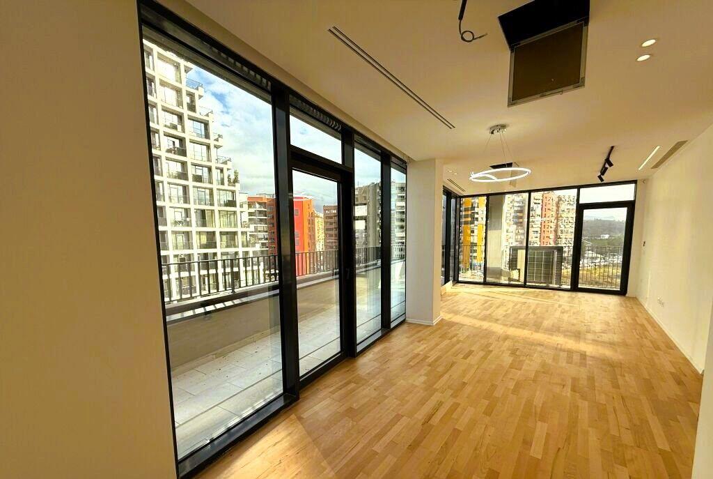 Apartament me Verandë në Shitje në Lake View Residence, pranë Rrugës së Kosovareve!