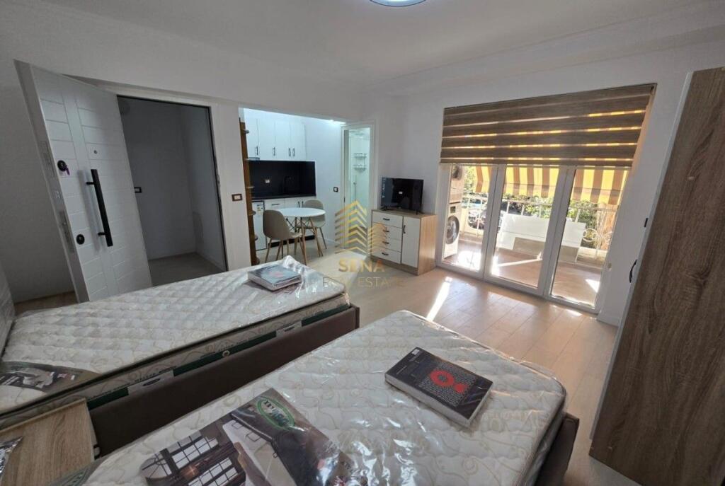 Affitto, Monolocale + Balcone, Centro, 55.000 ALL/mese