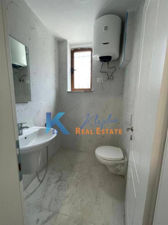 Ambient biznesi per qira te Lulishtja 1 Maji, afer Stadiumit Dinamo