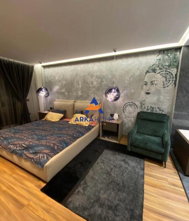 JEPET APARTAMENT LUKSOZ ME QERA 3+1+DEPO+BALLKON "PRANE KRISTAL CENTER,KOMUNA E PARISIT" 2500 EURO