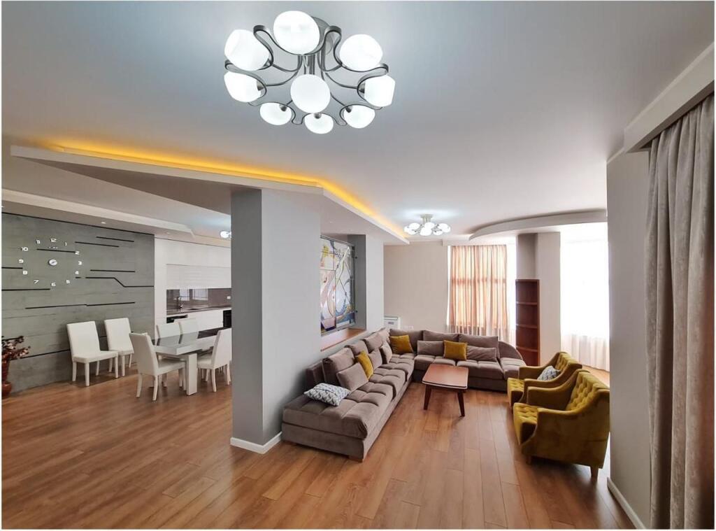 APARTAMENT ME QERA 4+1 KOMUNA E PARISIT 130.000 LEKE