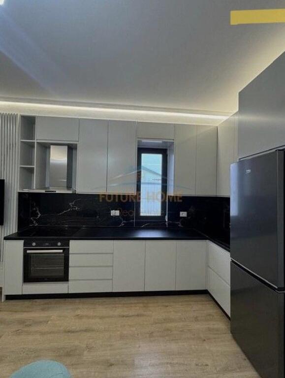 Shitet Apartament 1+1, Kompleksi Arlis – Farmacia 10, Tiranë