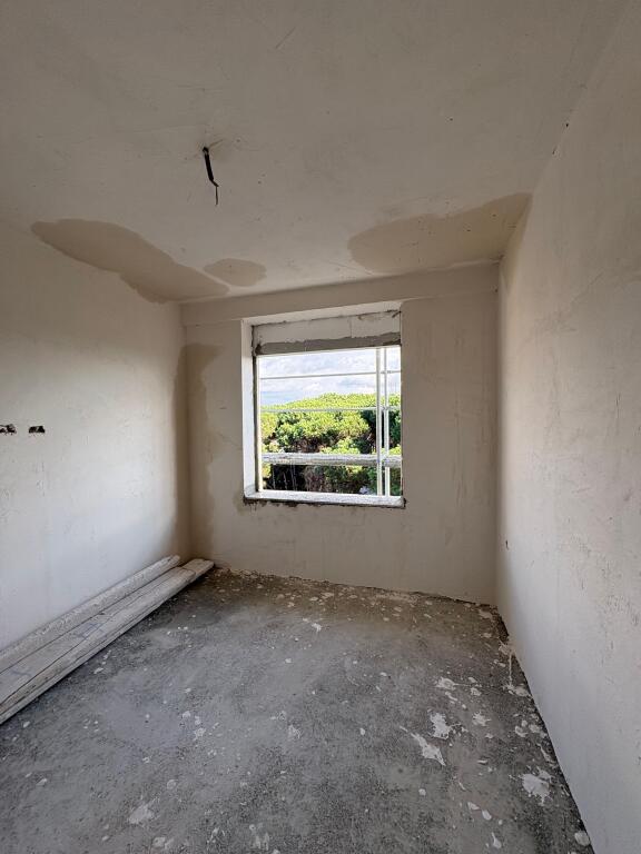 Apartament për shitje në Golem – Mes pishave, relaks dhe komfort! 🌿🏖️