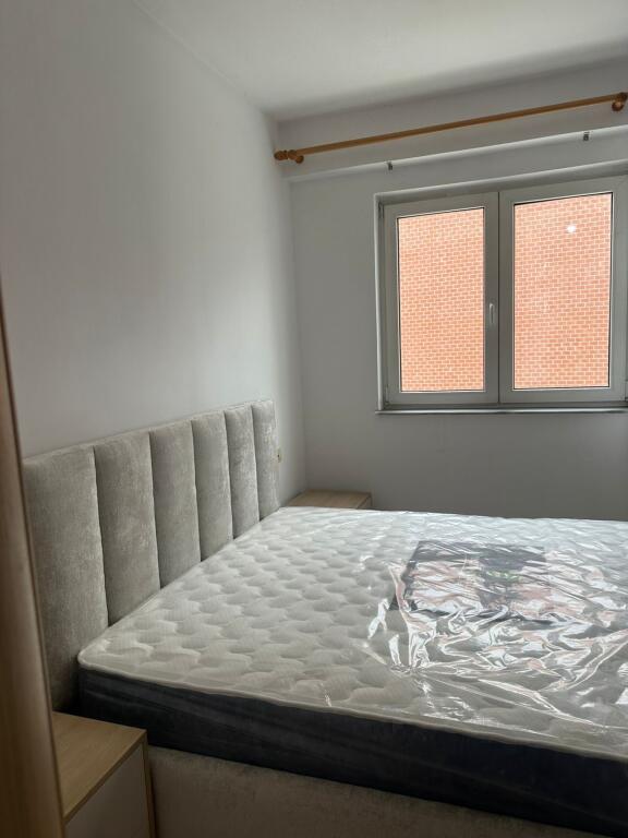 2+1,i mobiluar te usluga stacion treni,cmimi 600 euro me parkim