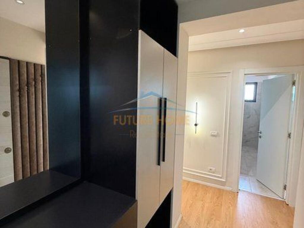 Shitet, Apartament 2+1+2,Unaza e Re, Tirane.