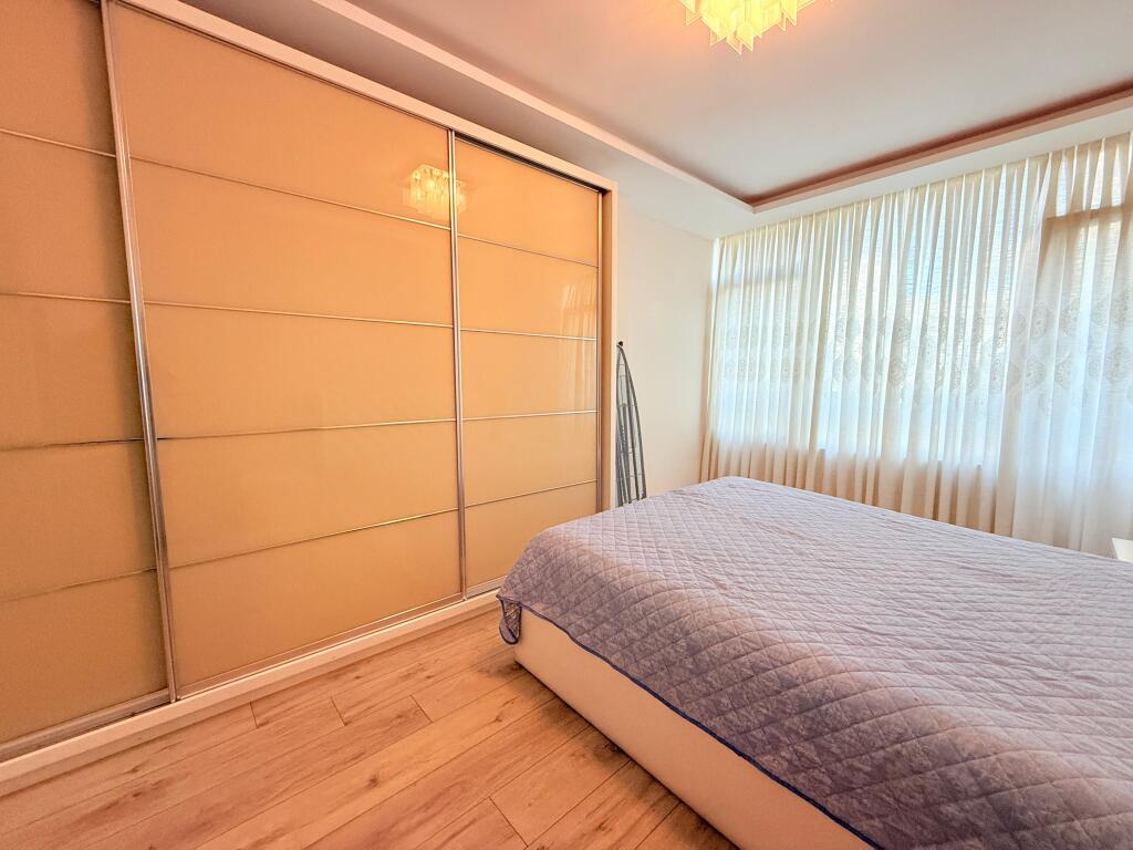 Apartment for rent in Bllok .