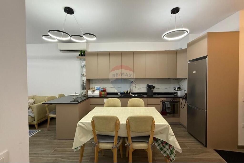 Appartamento 2+1+2 con posto auto in affitto, nel complesso Oazis Residence.