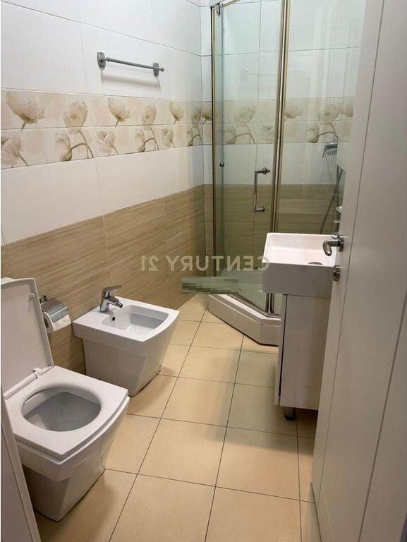 JEPET PËR QIRA APARTAMENT 1+1  LIQENI I THATË