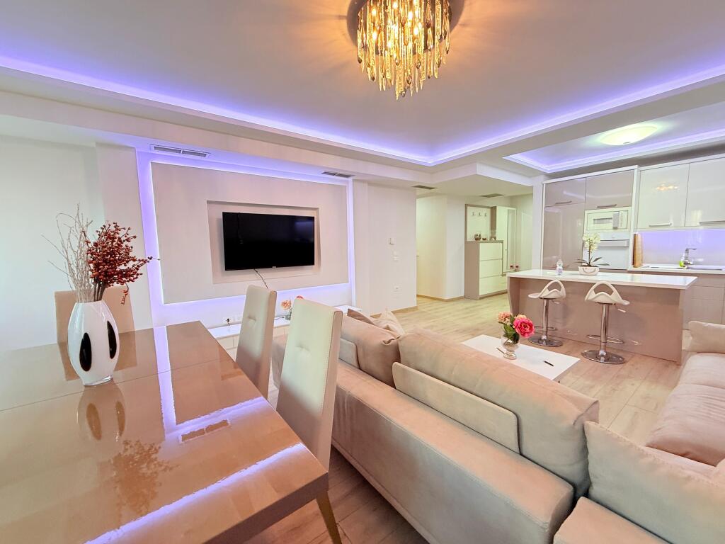 Apartment for rent in Bllok .