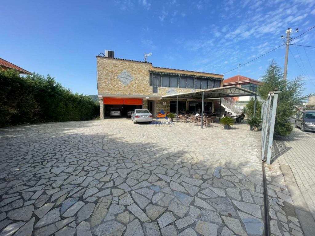 JEPET AMBIENT BIZNESI BIZNESI ME QERA 2140M2 "KOMBINAT" 1800 EURO