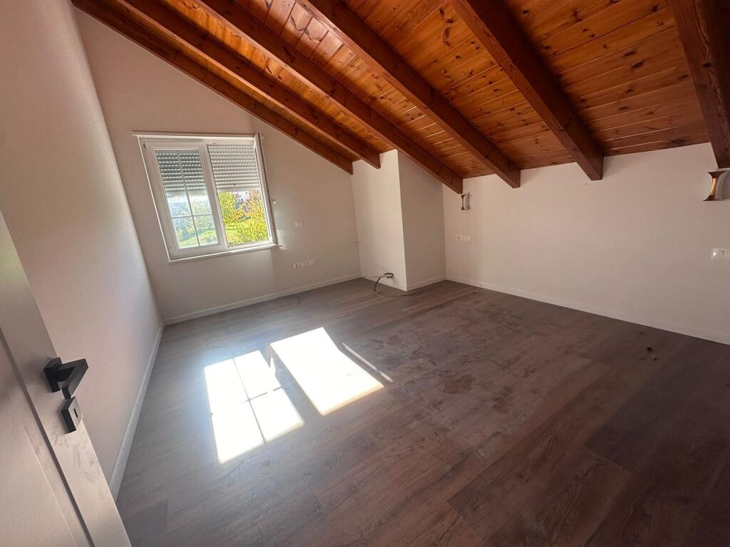 Vilë për qera  në zonën e Mjull Bathores  