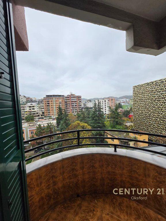 JEPET ME QIRA APARTAMENT 2+1+2 + POST PARKIMI NE BLLOK