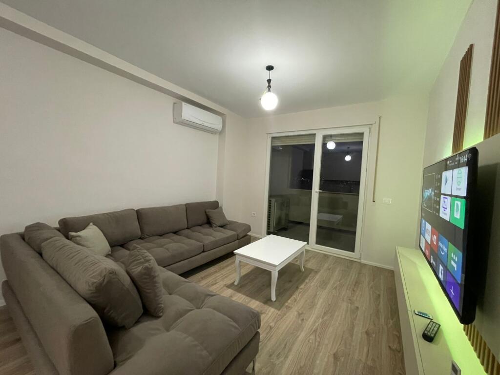 Apartament 2+1 + post parkimi tek Goldeen Park !