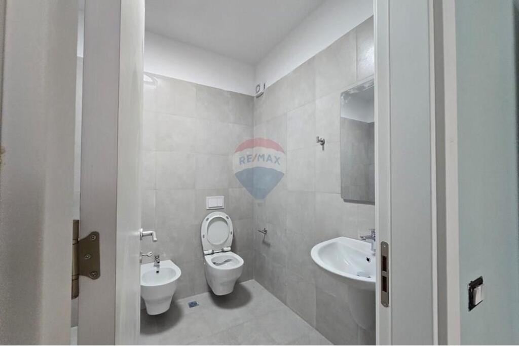 Apartament 2+1+Parkim me qera Liqeni i Thate