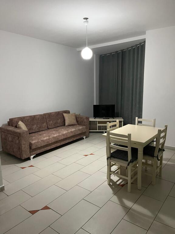 JEPET APARTAMENT ME QIRA 1+1 – RRUGA KOSOVA,VLORE!