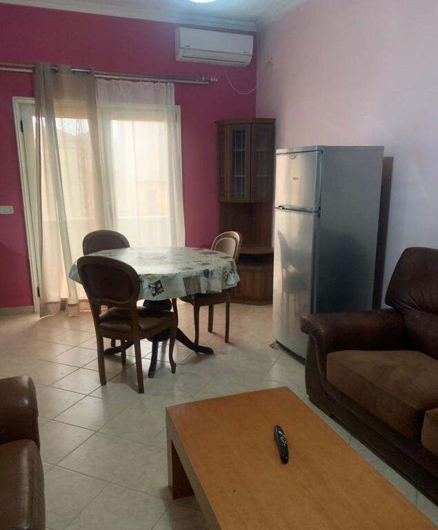 📌Jepet me qira apartament 1+1+ballkon 📍 ne Selite te vogel !