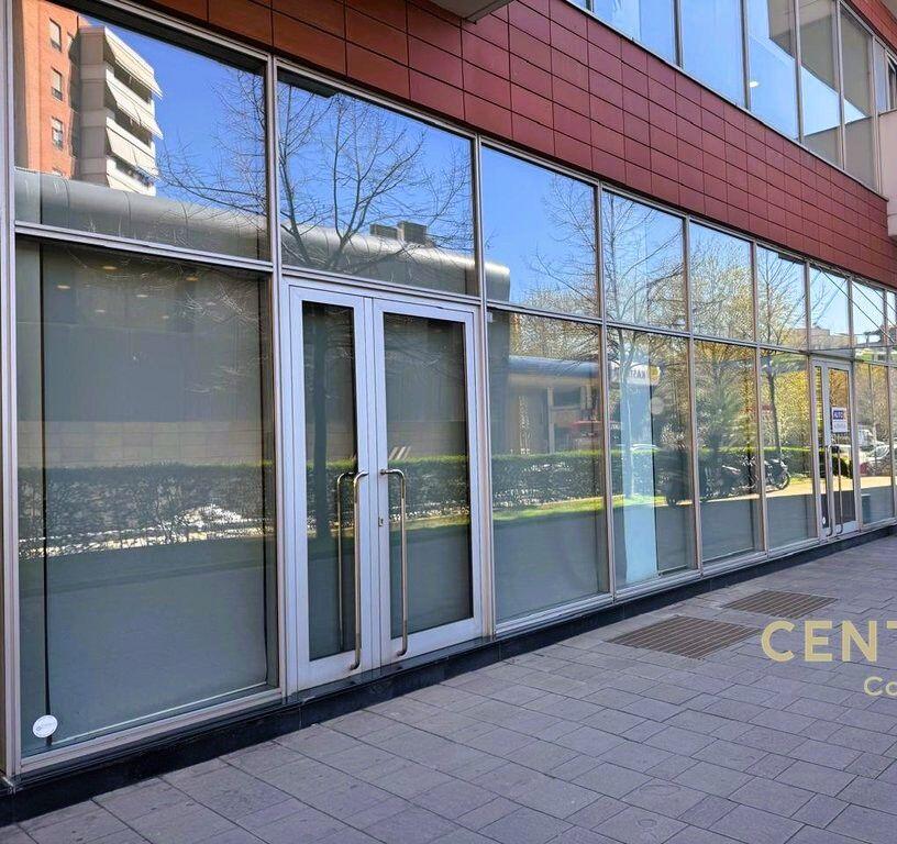 AMBIENT KOMERCIAL PRANE HOTEL HILTON.