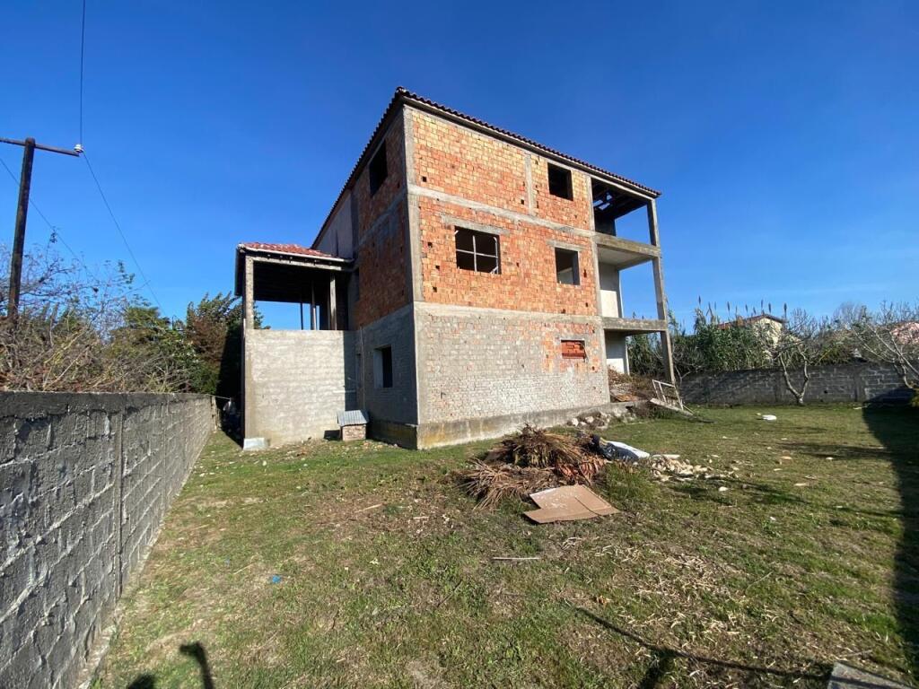 Okazion Vile per banim ne shitje