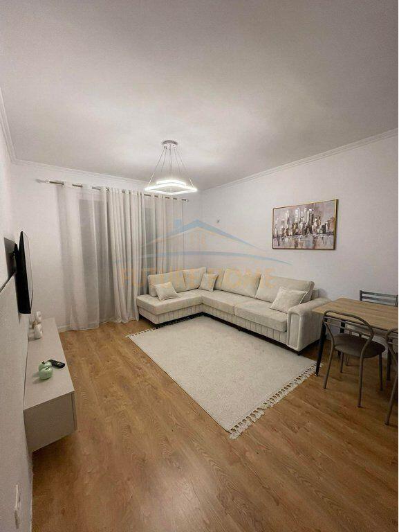 Qera , Apartament 1+1 , Unaza e re , Tirane 450 €,UNA60440