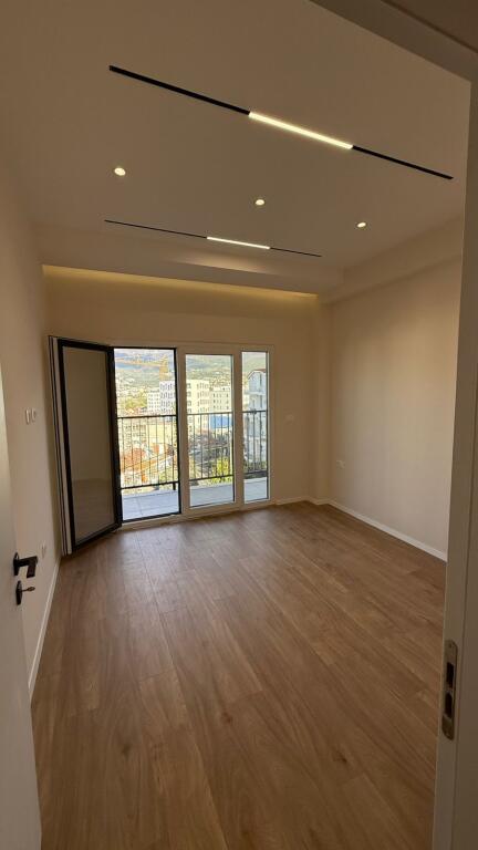 🏡 Apartament 1+1 në Shitje – Ali Demi, pranë Kompleksit KONTAKT