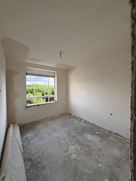 Apartament për shitje në Golem – Mes pishave, relaks dhe komfort! 🌿🏖️