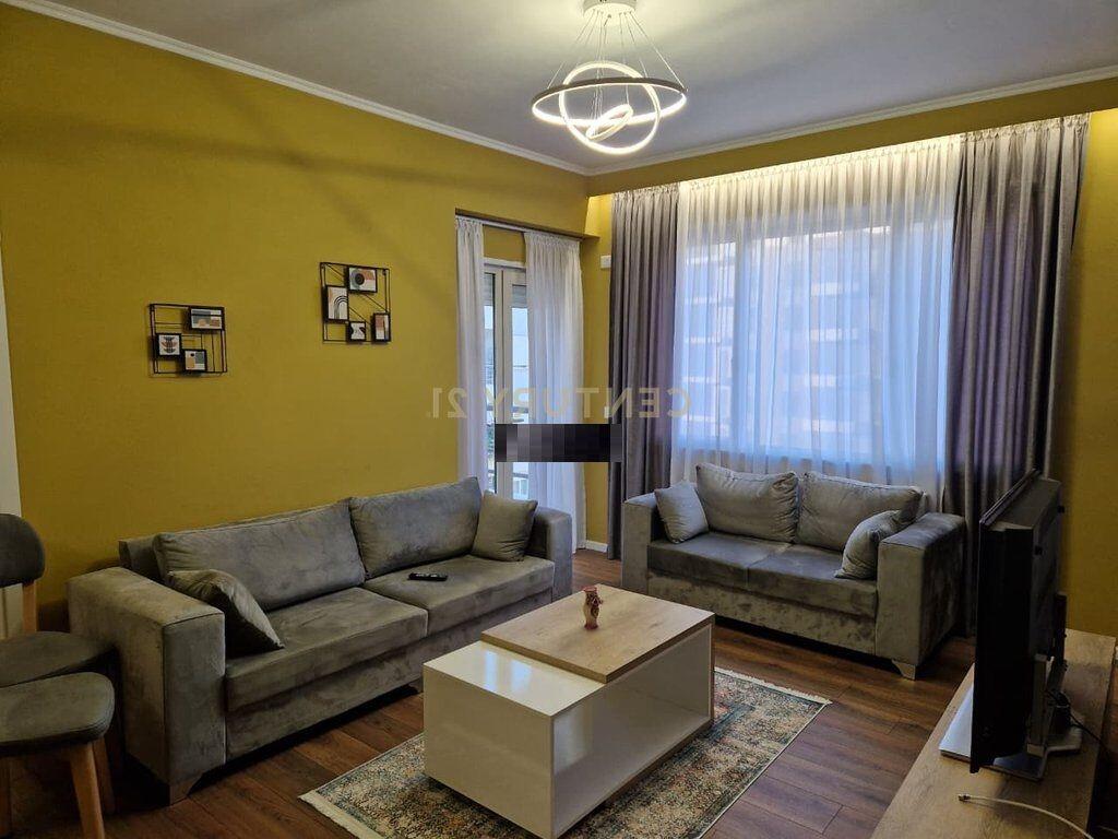 APARTAMENT 2+1 ME QIRA, TEK BULEVARDI ZOGI PARE