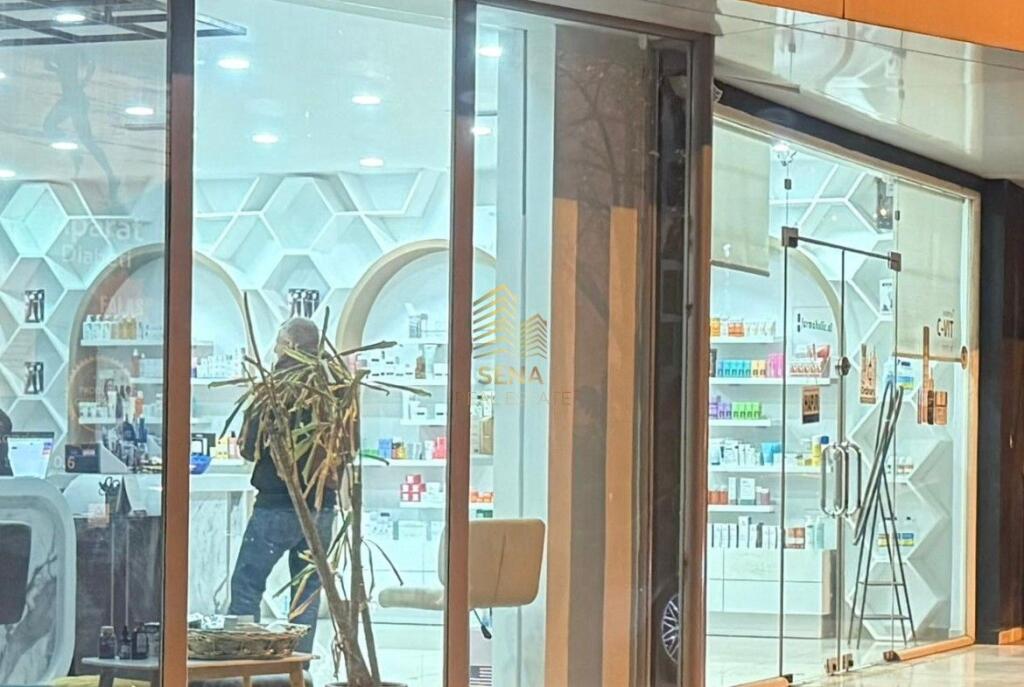 Qira, Ambient biznesi, 21 Dhjetori, 1000 Euro/muaj