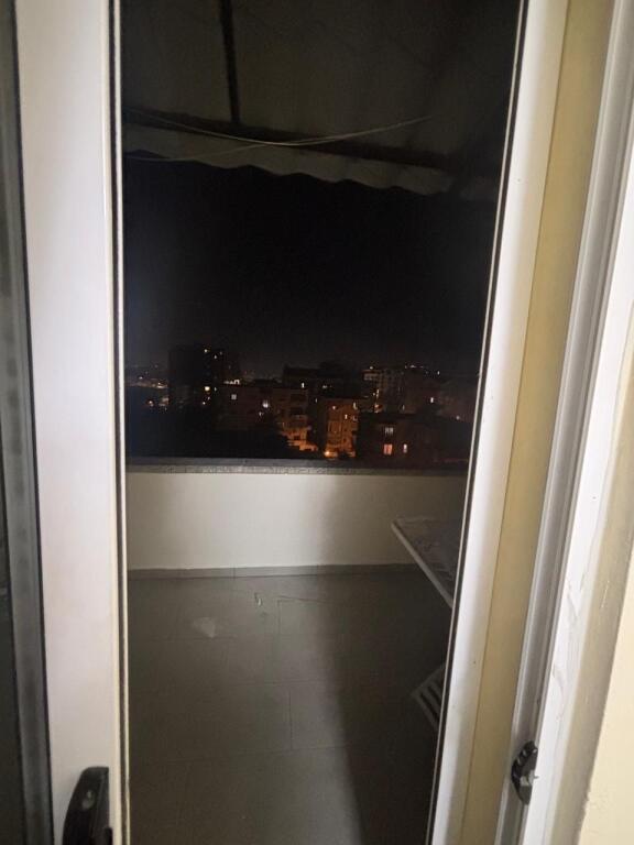 Apartment 1+1, American 2!