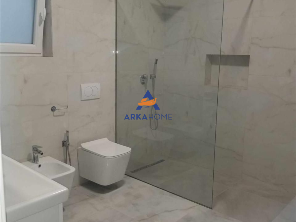 JEPET ME QERA APARTAMENT 2+1+BALLKON+OBORR "TE VILAT GJERMANE" 800 EURO