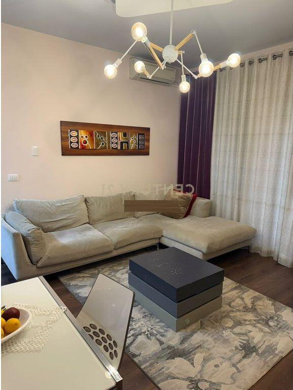 JEPET PËR QIRA APARTAMENT 1+1  LIQENI I THATË