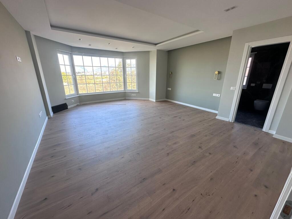 Vilë për qera  në zonën e Mjull Bathores  