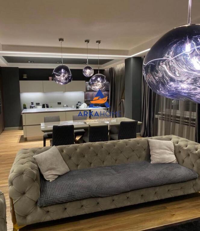 JEPET APARTAMENT LUKSOZ ME QERA 3+1+DEPO+BALLKON "PRANE KRISTAL CENTER,KOMUNA E PARISIT" 2500 EURO