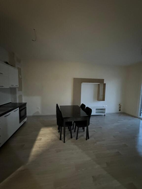 Bathore , Apartament  1+1 per qera